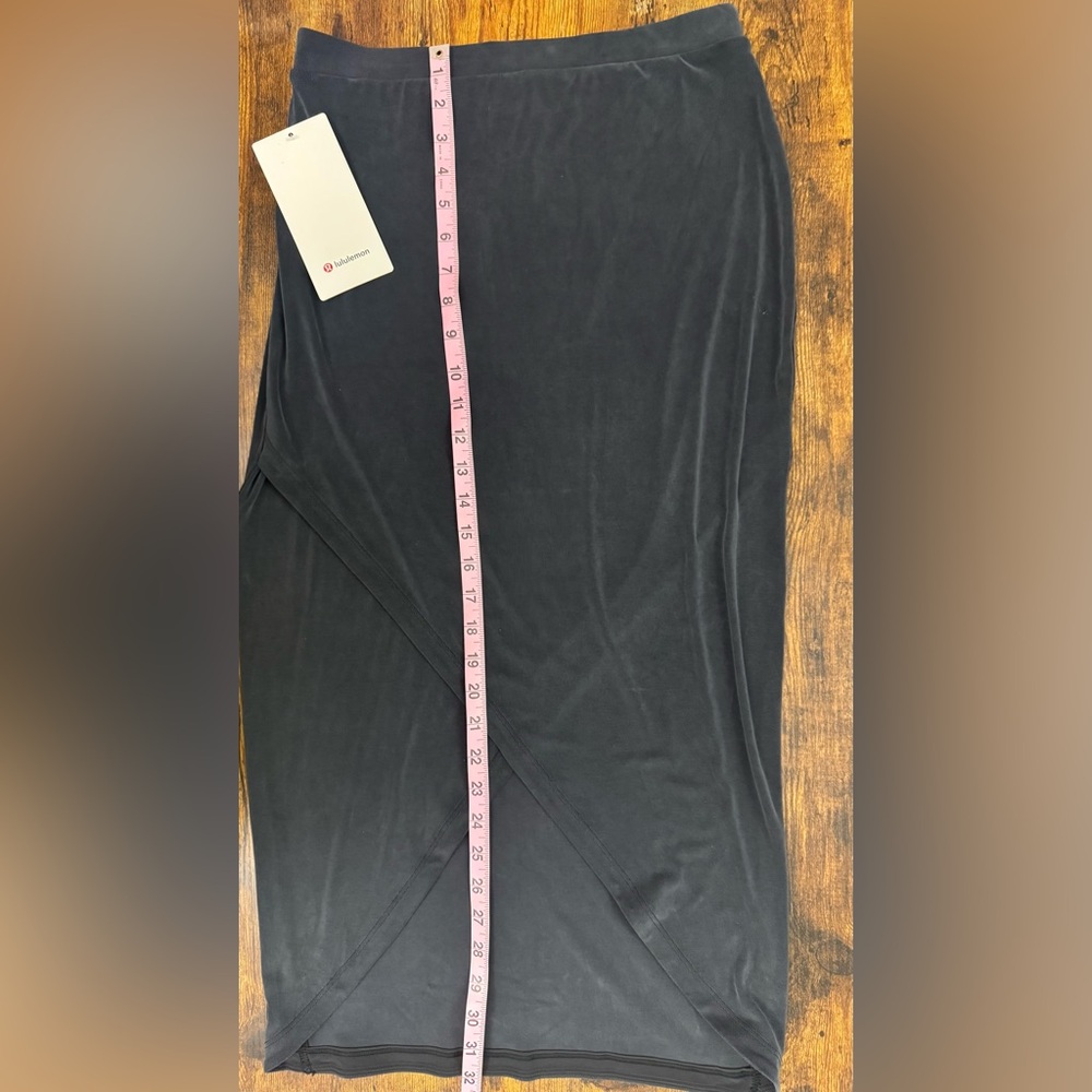 Lululemon Drapey Softstreme Column Midi Skirt-Size Medium NWT - Picture 11 of 13